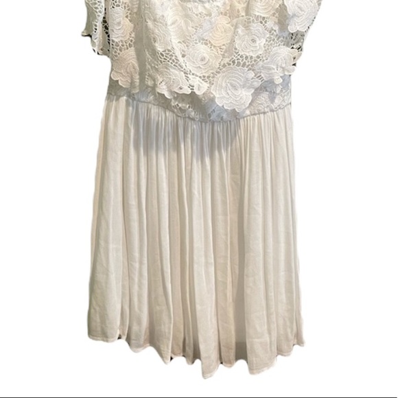 MIAMI (Francescas’s) WHITE DRESS Sz MEDIUM - Picture 6 of 7